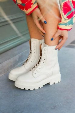 DWRS Laarzen KRAKAU - Bikerboots Beige -DWRS Verkoop 82e0dd25d95bfa2a62e27ce419ebe7a4